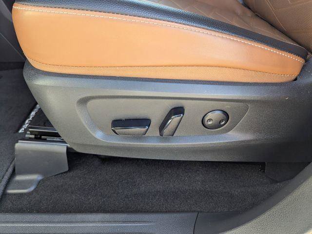 Used 2025 Nissan Pathfinder Platinum w/ Cargo Package image 15