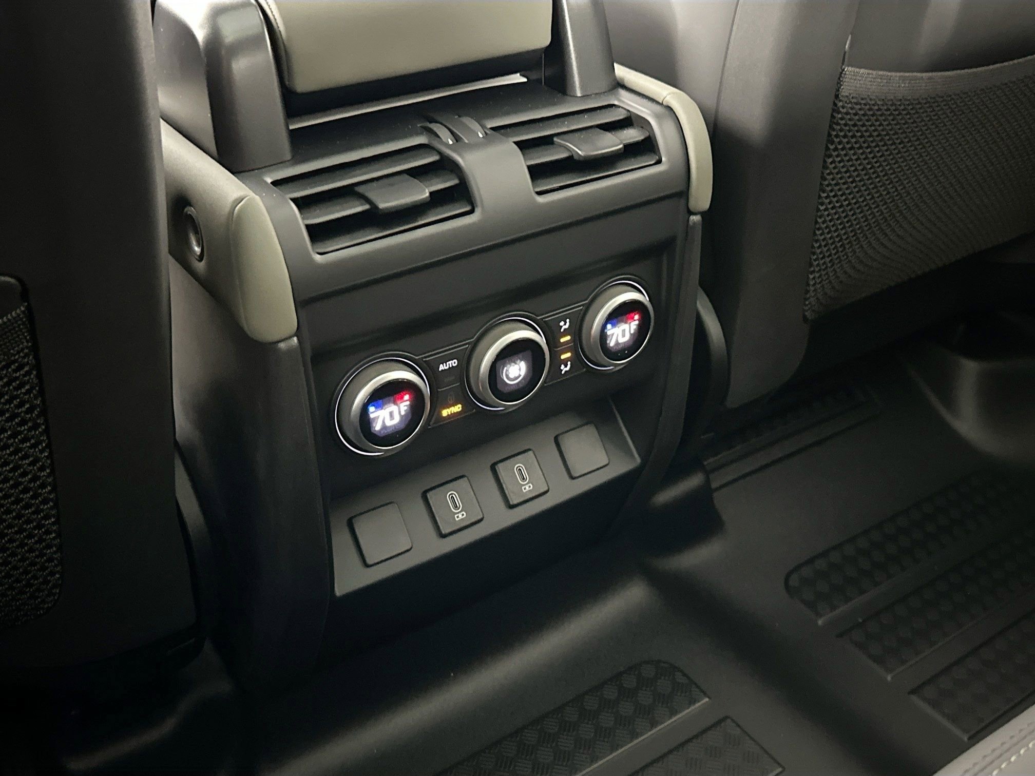Used 2026 Land Rover Defender 110 X-Dynamic SE image 24