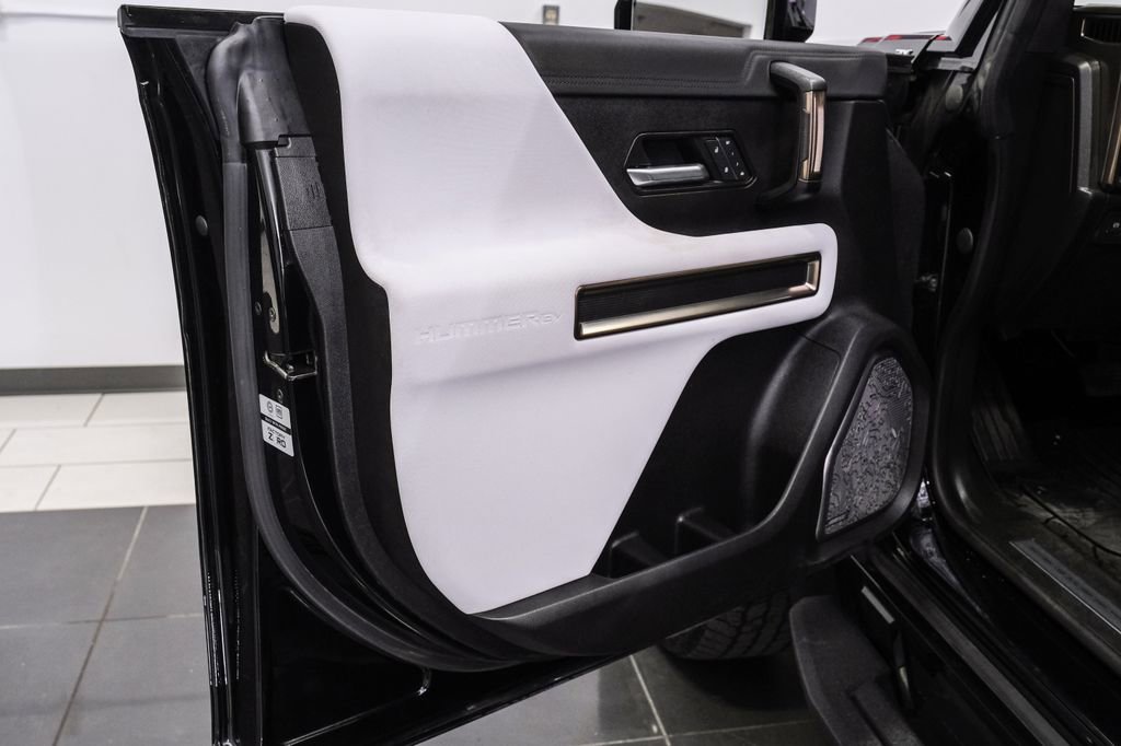 Used 2025 GMC Hummer EV 2X image 45