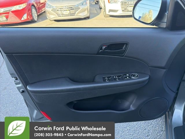 Used 2011 Hyundai Elantra GLS image 12