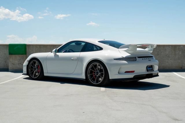 Used 2015 Porsche 911 GT3 RWD image 17