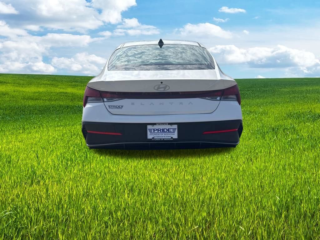 Used 2024 Hyundai Elantra SEL image 6