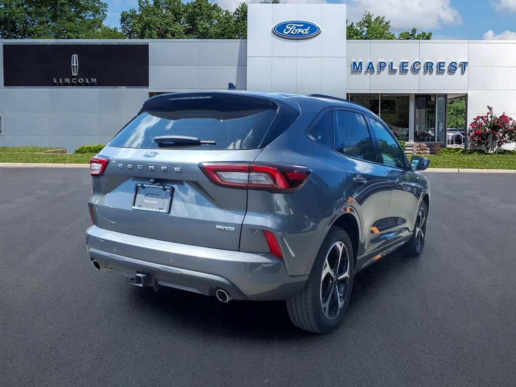 Certified 2023 Ford Escape ST-Line Select w/ Tech Pack #2 AWD/4WD image 4