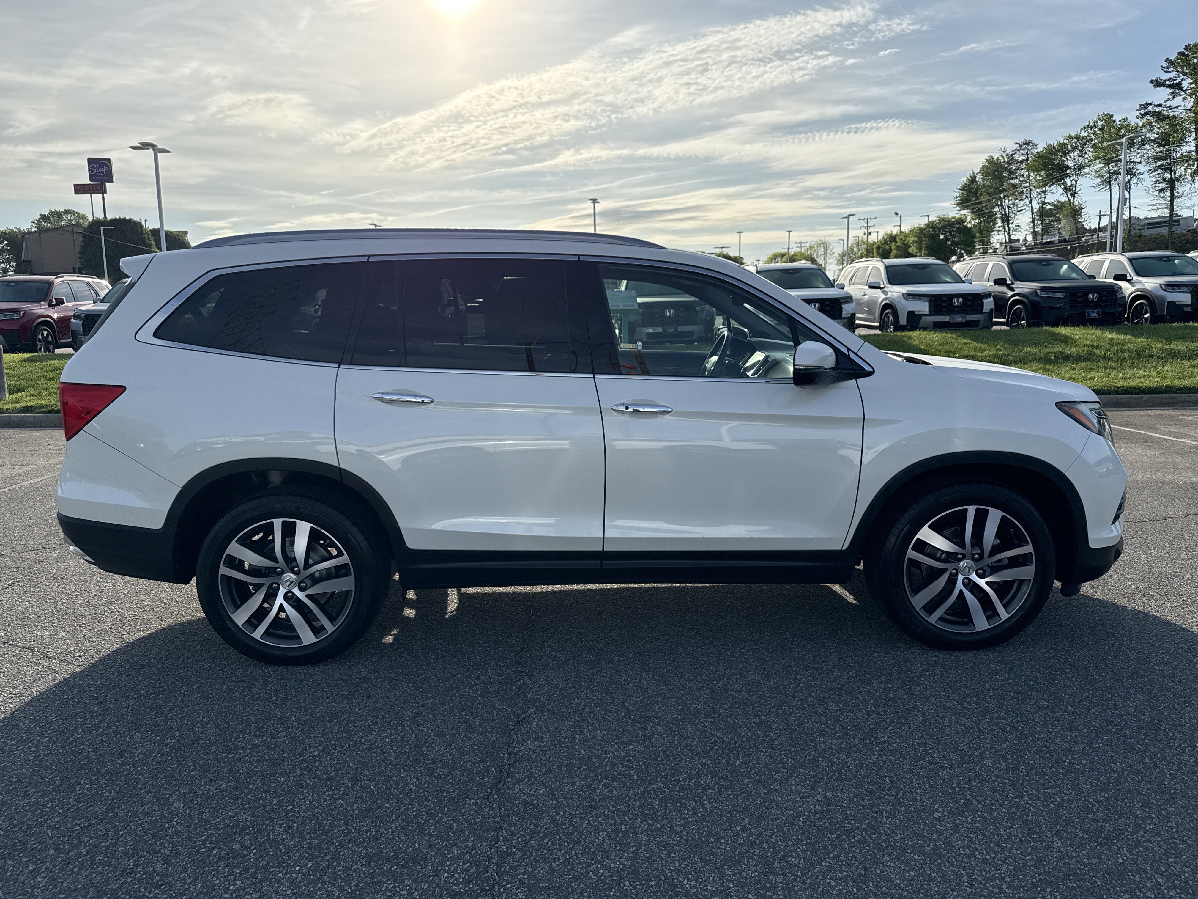 Used 2018 Honda Pilot Elite image 11