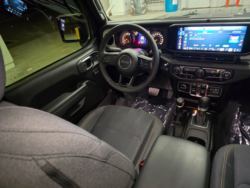 Used 2025 Jeep Wrangler Sport S image 32