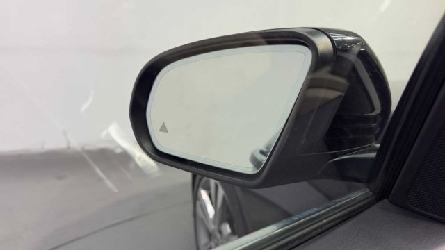 Used 2019 Mercedes-Benz C 300 Sedan image 11