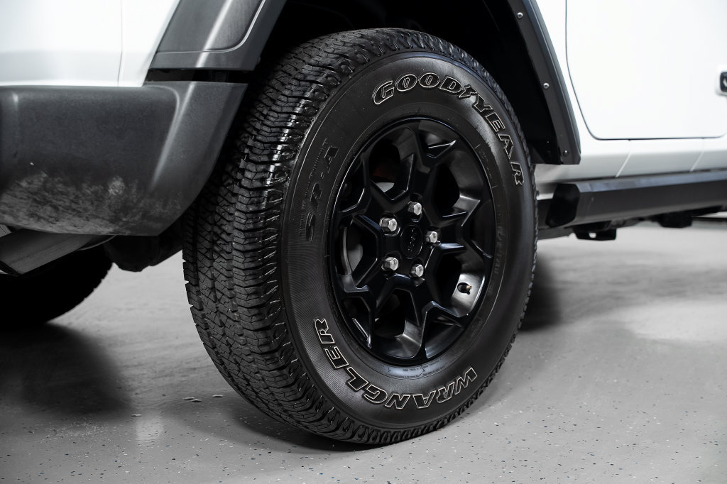 Used 2023 Jeep Wrangler Sport AWD/4WD image 8
