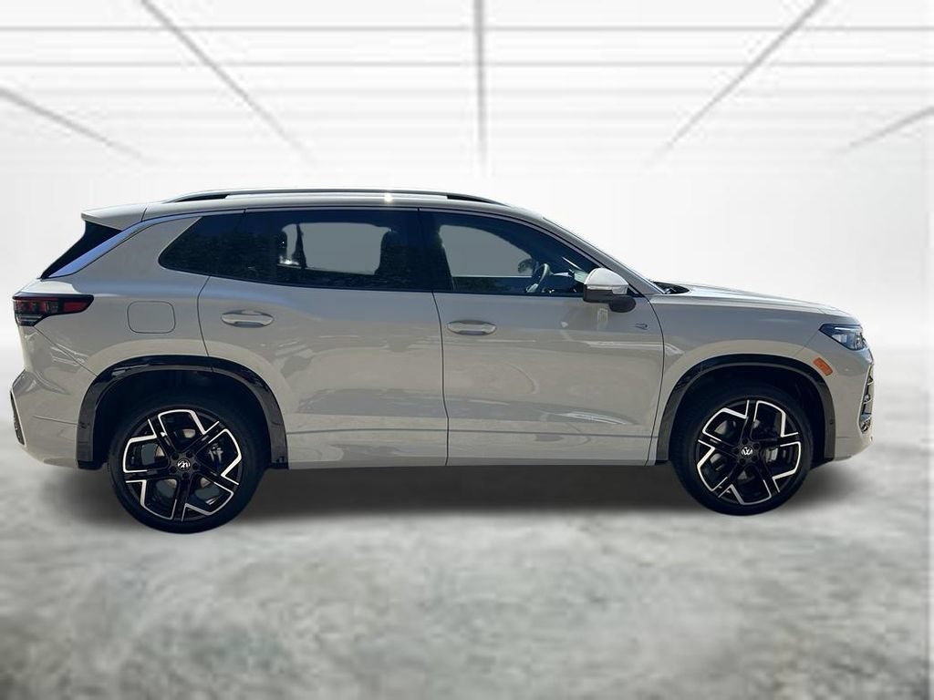 New 2026 Volkswagen Tiguan SEL R-Line AWD/4WD image 6