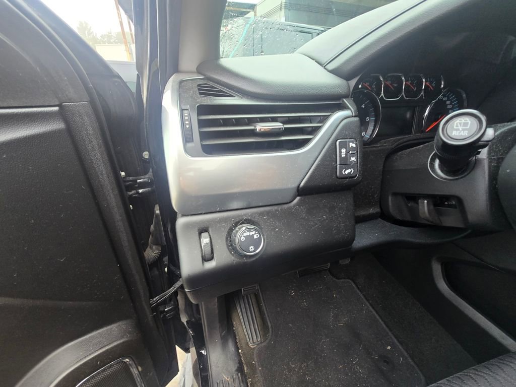 Used 2017 Chevrolet Tahoe LS w/ Enhanced Driver Alert Package image 9