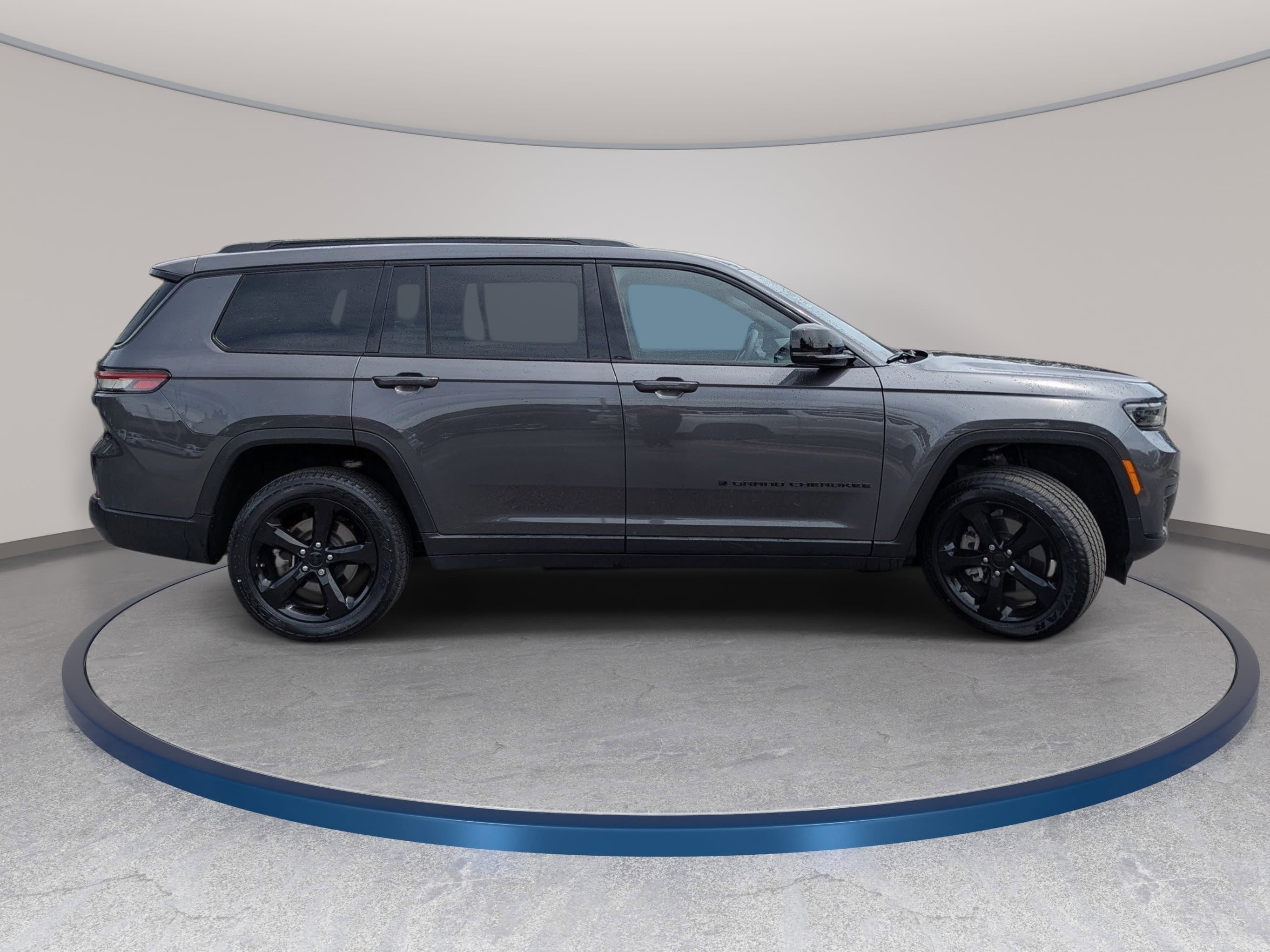 Certified 2023 Jeep Grand Cherokee L Laredo image 4