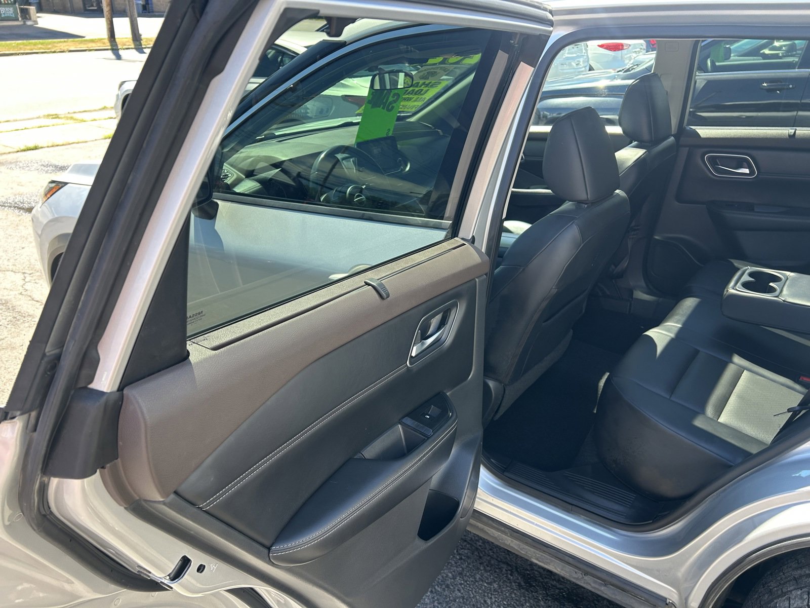 Used 2021 Nissan Rogue SV w/ Premium Package image 34