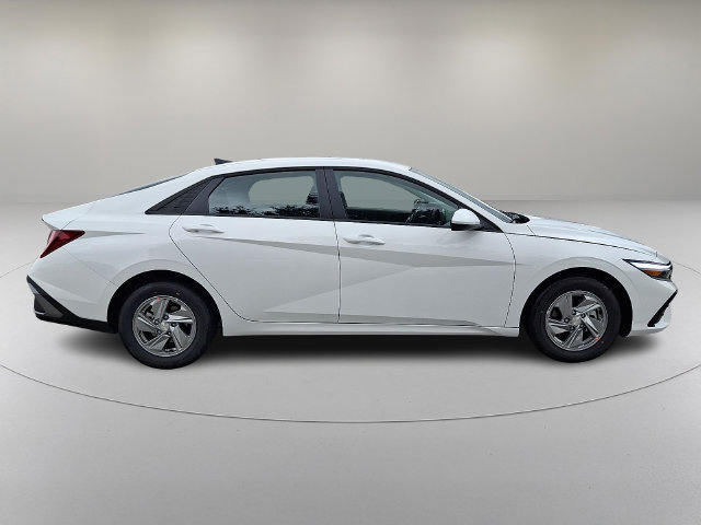 New 2026 Hyundai Elantra SE FWD image 5