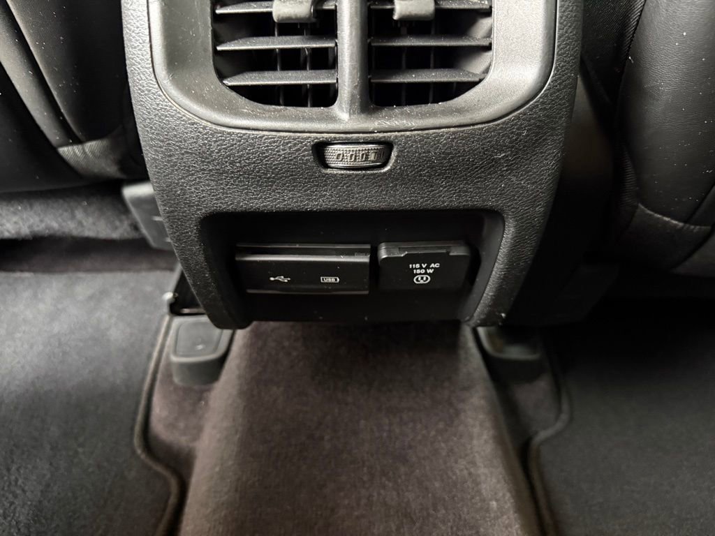 Used 2019 Jeep Cherokee Latitude Plus w/ Comfort/Convenience Group image 15