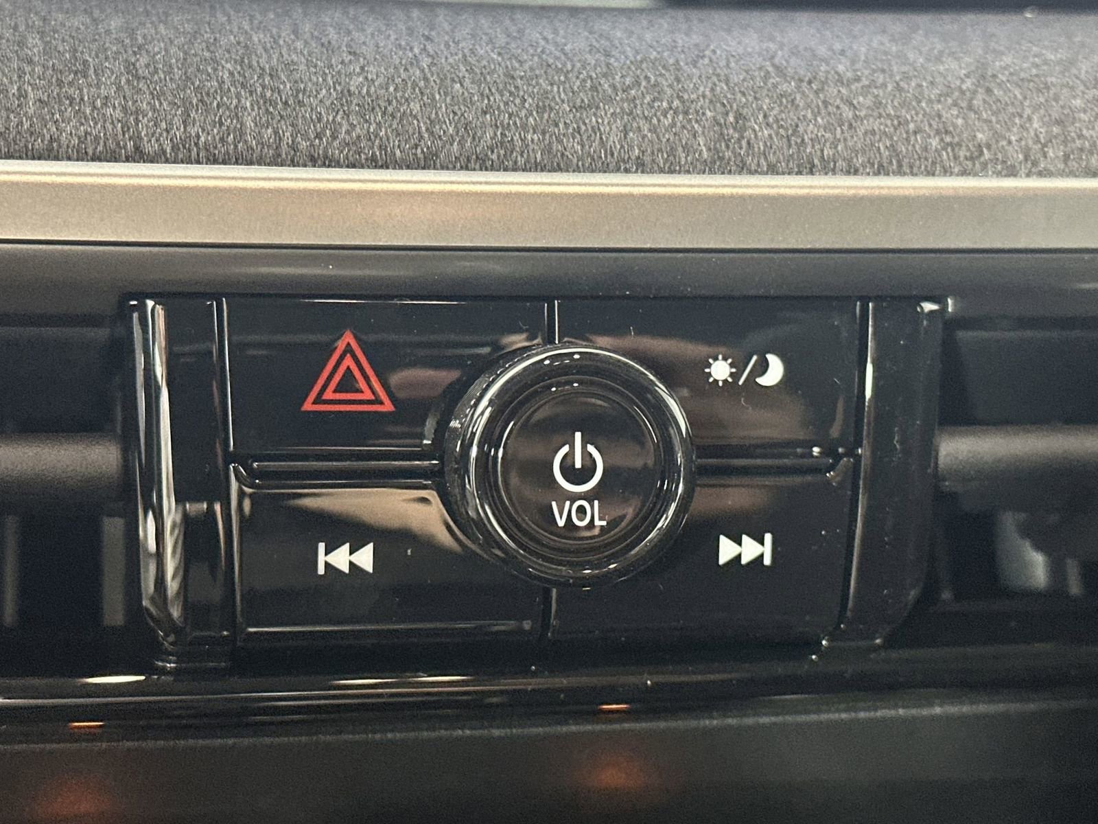 New 2026 Nissan Kicks S FWD image 18