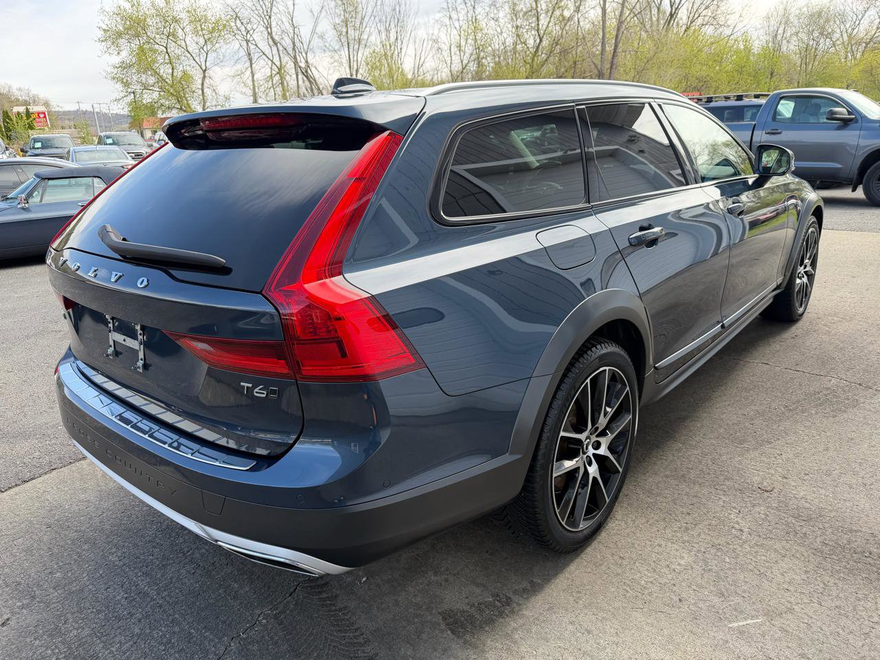 Used 2020 Volvo V90 T6 Cross Country AWD/4WD image 4