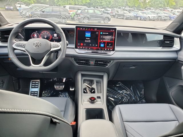 New 2026 Volkswagen Tiguan SE R-Line FWD image 12