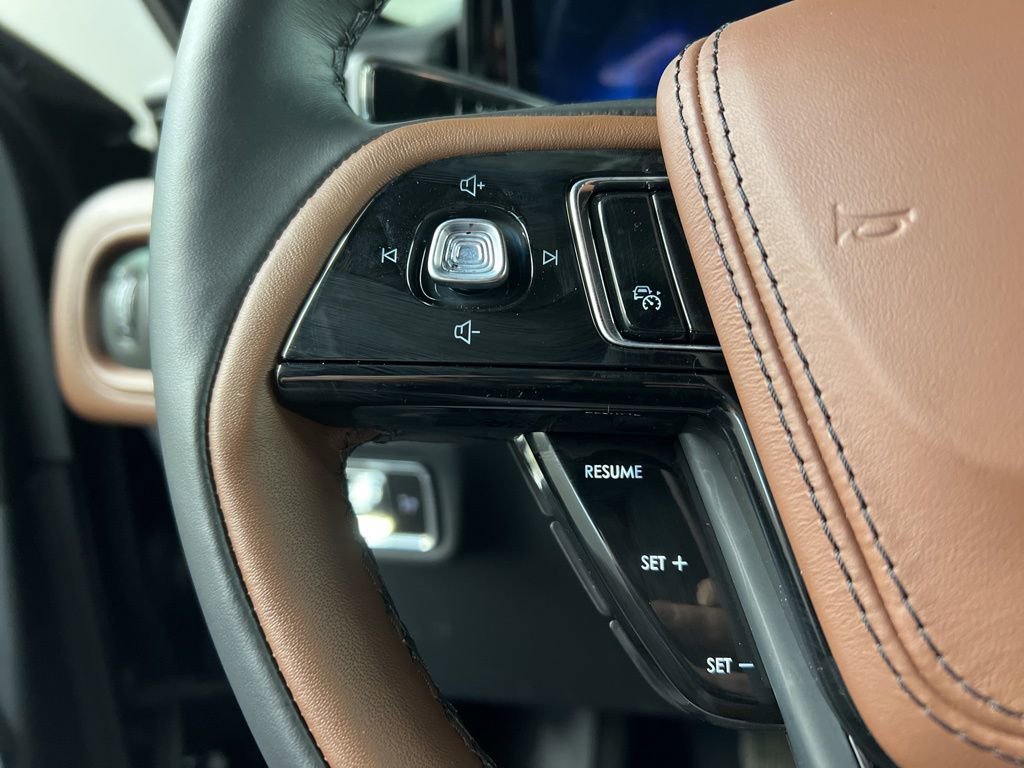 Used 2026 Lincoln Aviator Reserve image 16