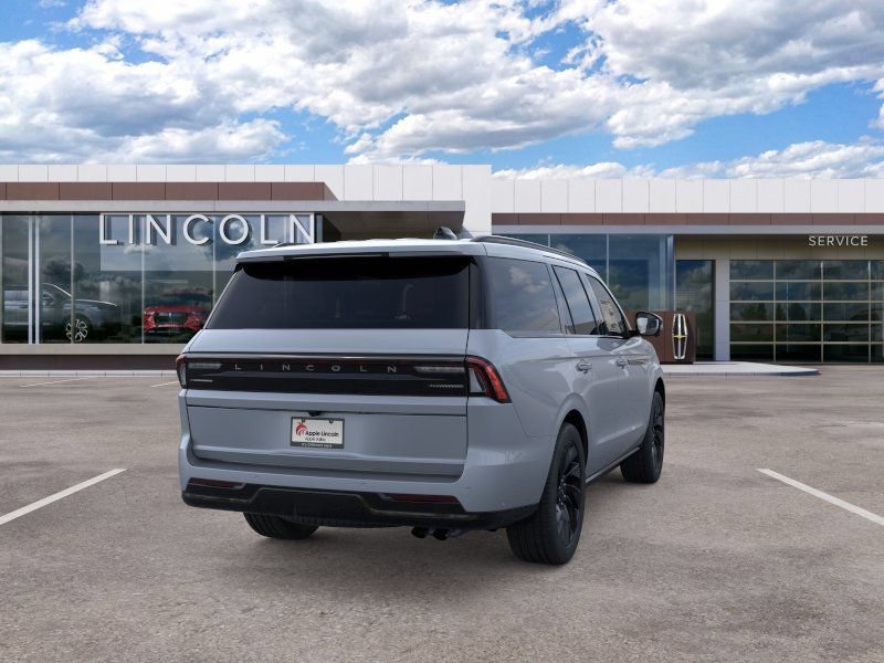 New 2026 Lincoln Navigator Reserve w/ Jet Appearance Package AWD/4WD image 8