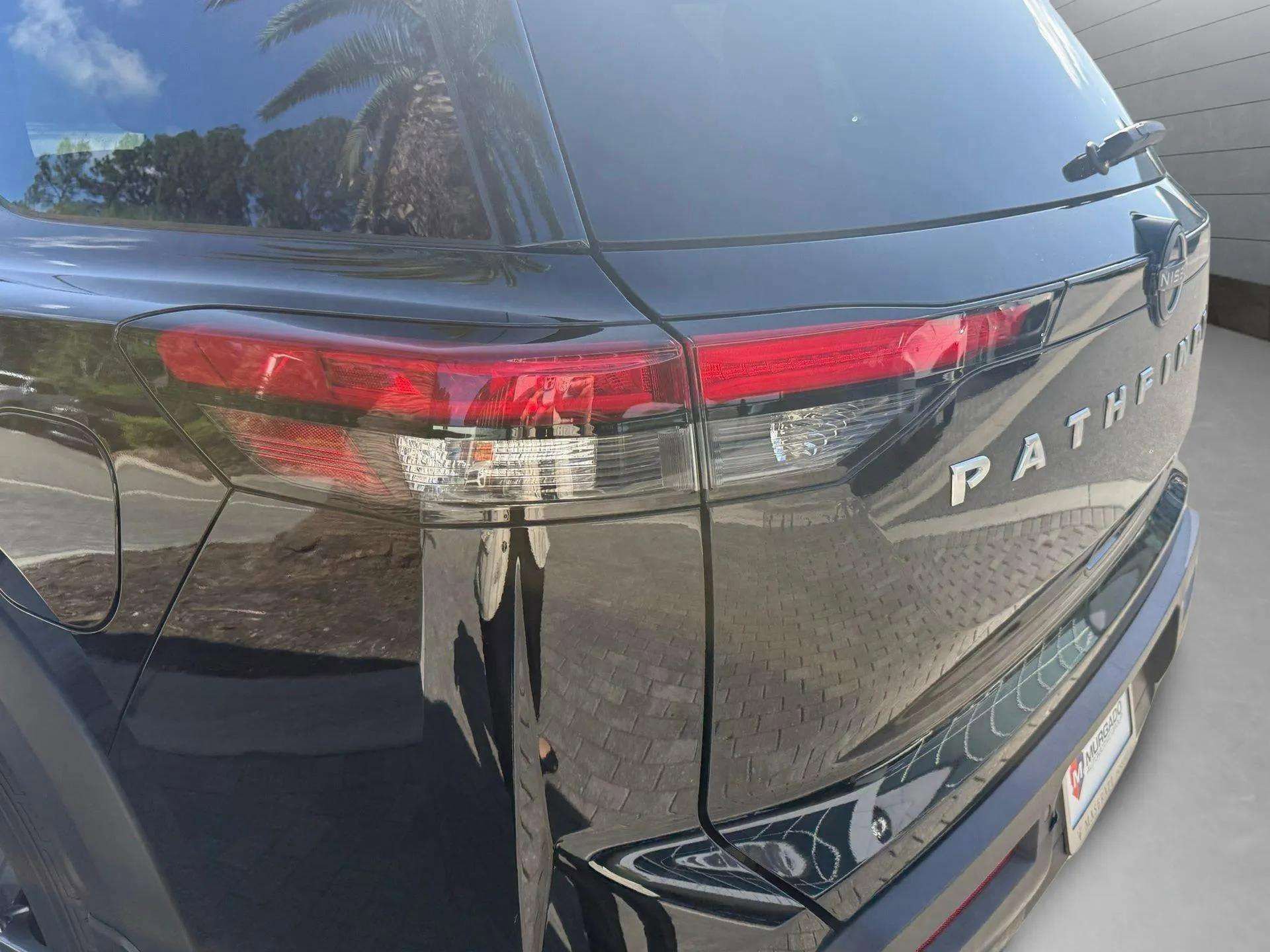 Used 2024 Nissan Pathfinder SV image 20