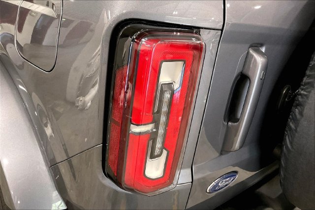Used 2023 Ford Bronco Outer Banks AWD/4WD image 32