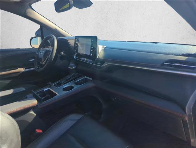 Certified 2022 Toyota Sienna XSE image 24