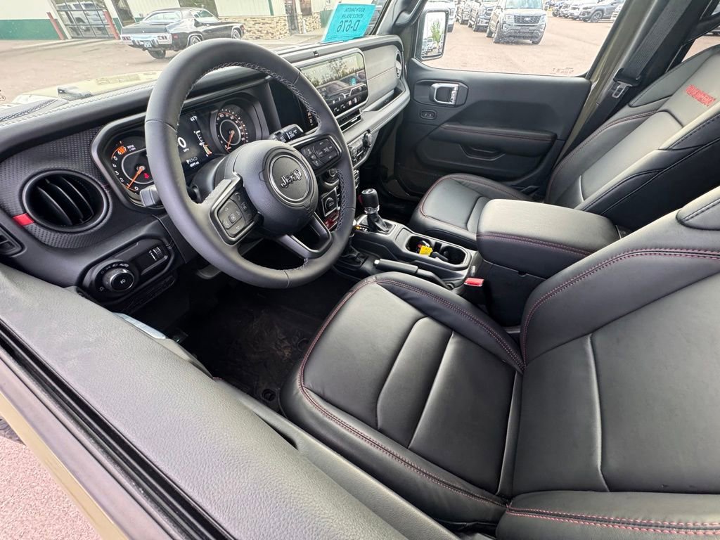 Used 2026 Jeep Wrangler Unlimited Rubicon AWD/4WD image 2