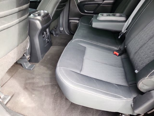 Used 2018 Nissan Titan SV w/ SV Convenience Package image 8