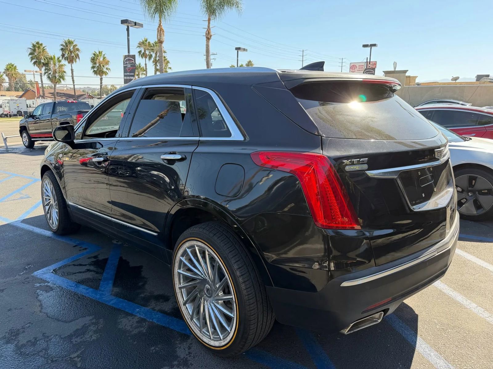 Used 2017 Cadillac XT5 Luxury image 5