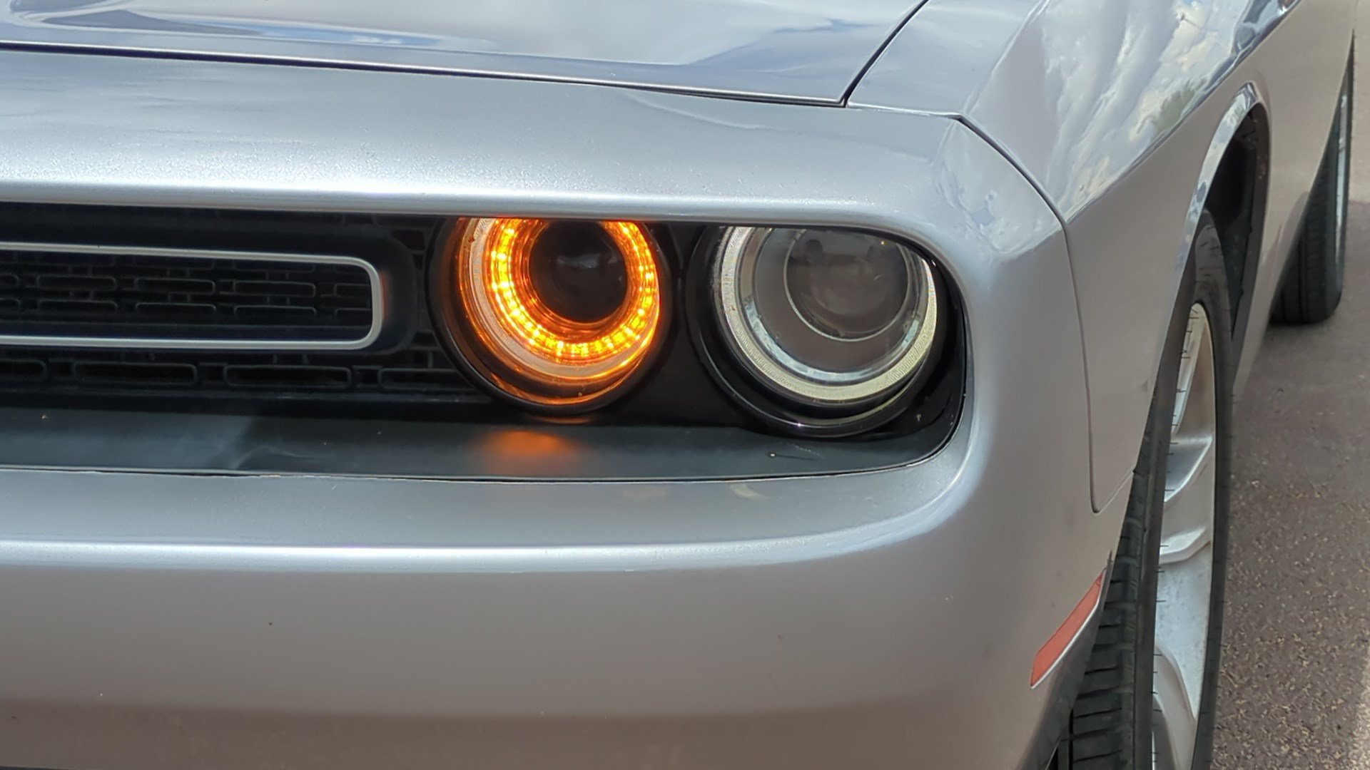 Used 2016 Dodge Challenger SXT RWD image 9