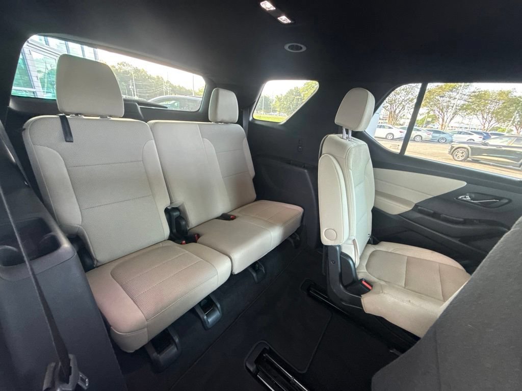 Used 2023 Chevrolet Traverse LT FWD image 34