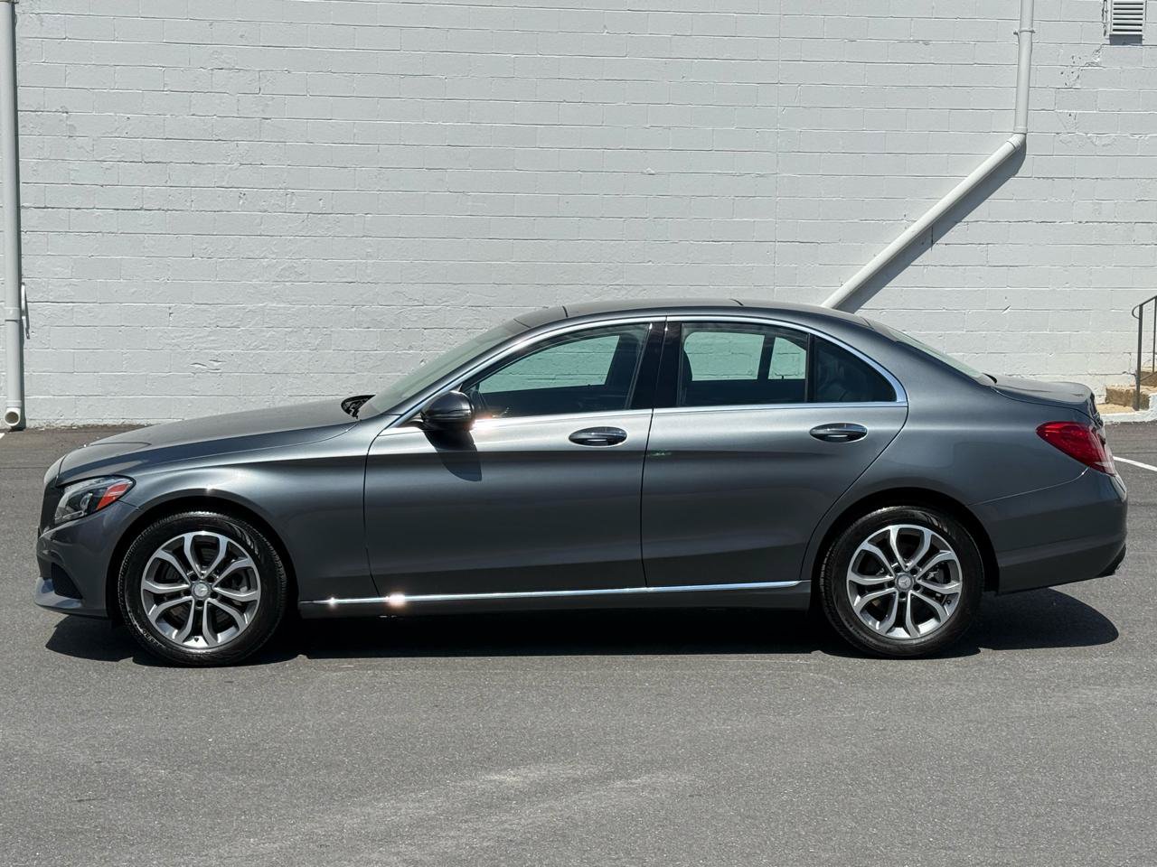 Used 2017 Mercedes-Benz C 300 4MATIC Sedan image 5