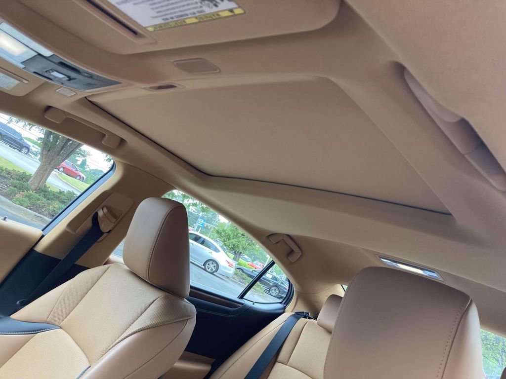 Used 2022 Lexus ES 300h w/ Premium Package FWD image 13