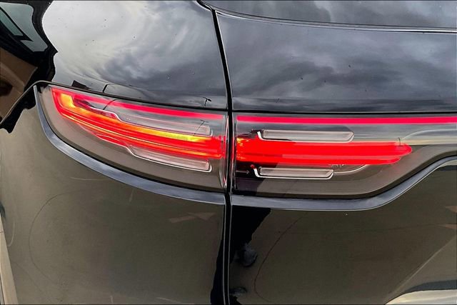 Used 2022 Porsche Cayenne AWD/4WD image 34