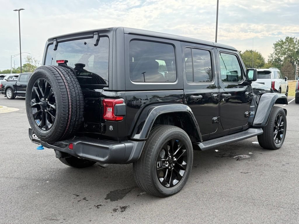 Used 2023 Jeep Wrangler Unlimited Sahara w/ Cold Weather Group AWD/4WD image 5