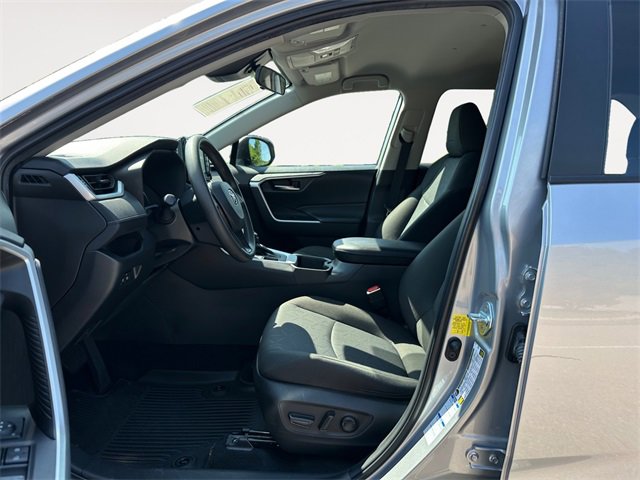 Used 2022 Toyota RAV4 XLE image 9