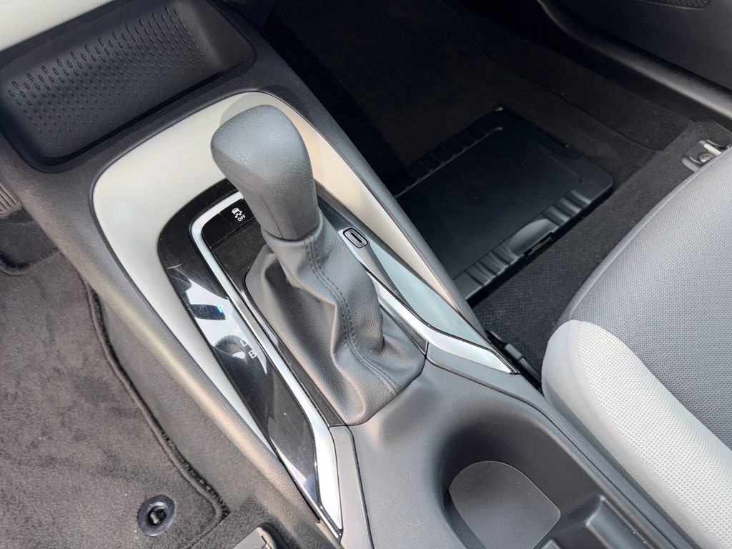 Used 2025 Toyota Corolla LE image 26