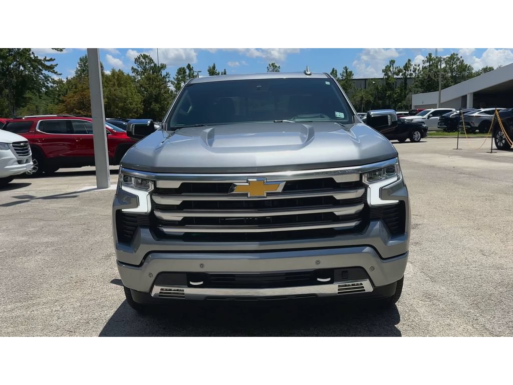 Certified 2023 Chevrolet Silverado 1500 High Country w/ High Country Premium Package AWD/4WD image 3