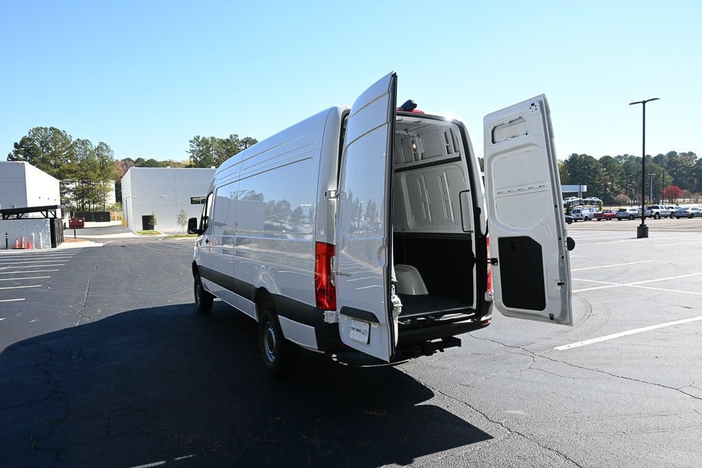 Used 2026 Mercedes-Benz Sprinter 2500 image 28