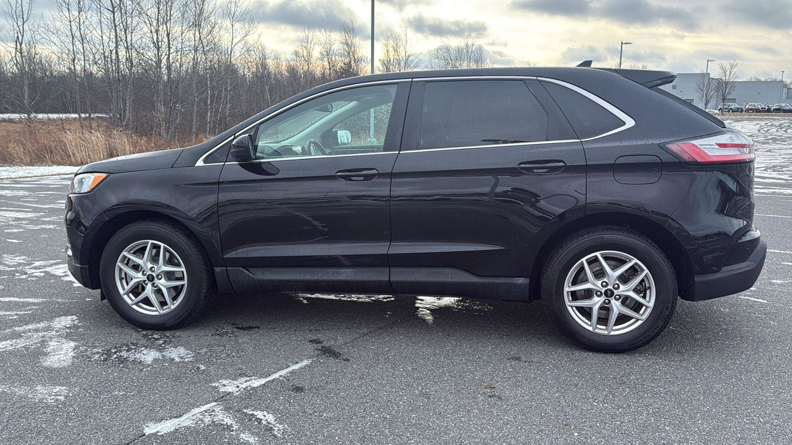 Used 2023 Ford Edge SEL image 12
