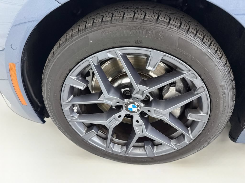 Certified 2025 BMW 330i xDrive Sedan w/ Premium Package AWD/4WD image 29
