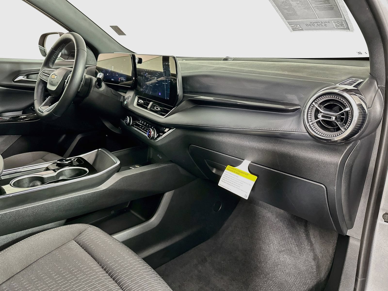 Used 2026 Chevrolet Equinox LT FWD image 29