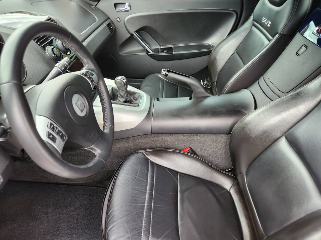 Used 2009 Saturn Sky Red Line RWD image 12