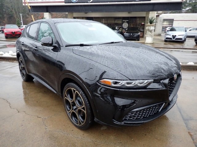 New 2025 Alfa Romeo Tonale Intensa image 9