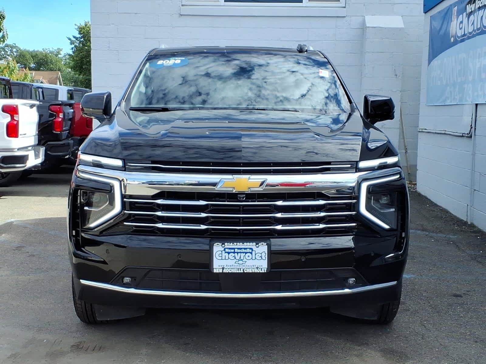 Used 2026 Chevrolet Suburban LT w/ Comfort Package AWD/4WD image 2