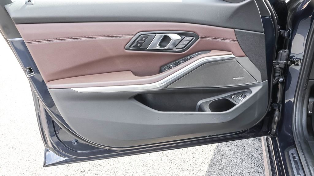 Used 2024 BMW 330e xDrive image 29