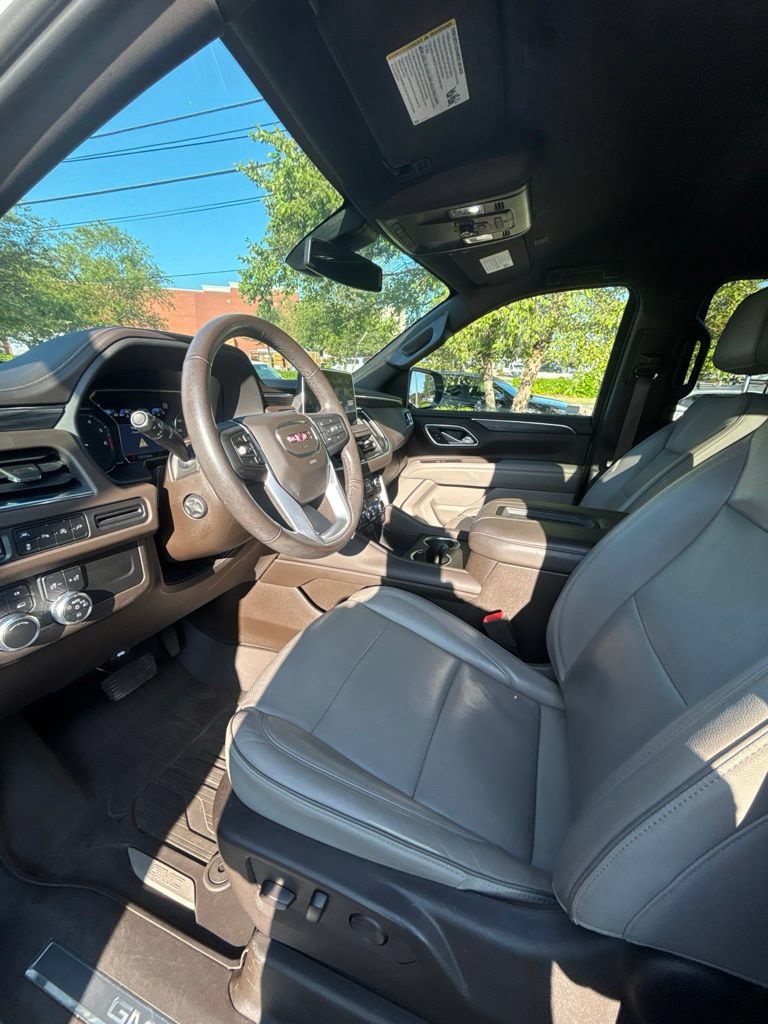 Used 2021 GMC Yukon XL SLT w/ Rear Media and Nav Package AWD/4WD image 12