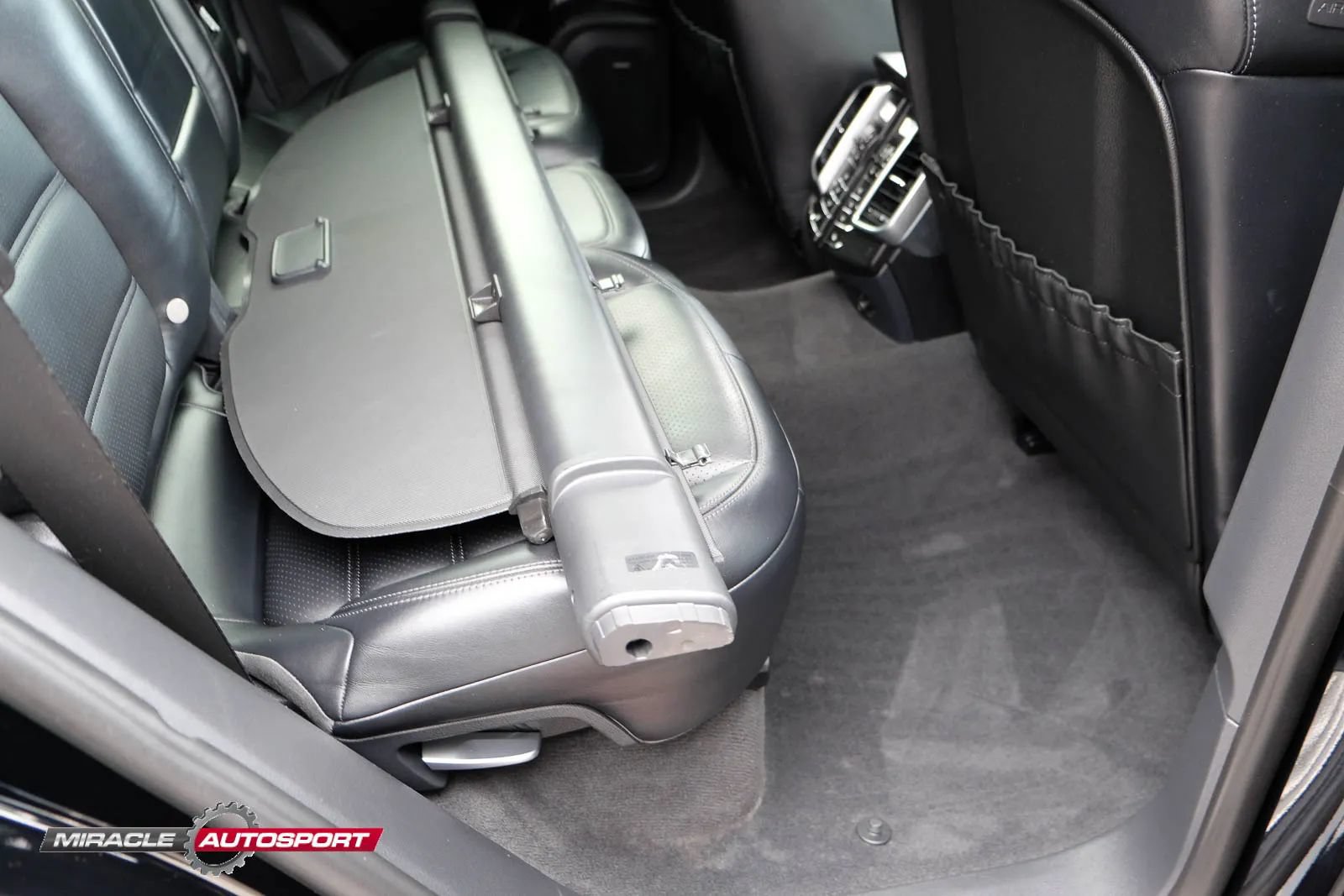Used 2014 Porsche Cayenne Turbo AWD/4WD image 34