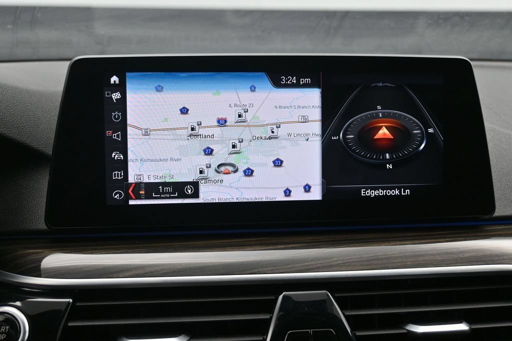 Used 2019 BMW 530e xDrive w/ Convenience Package AWD/4WD image 17