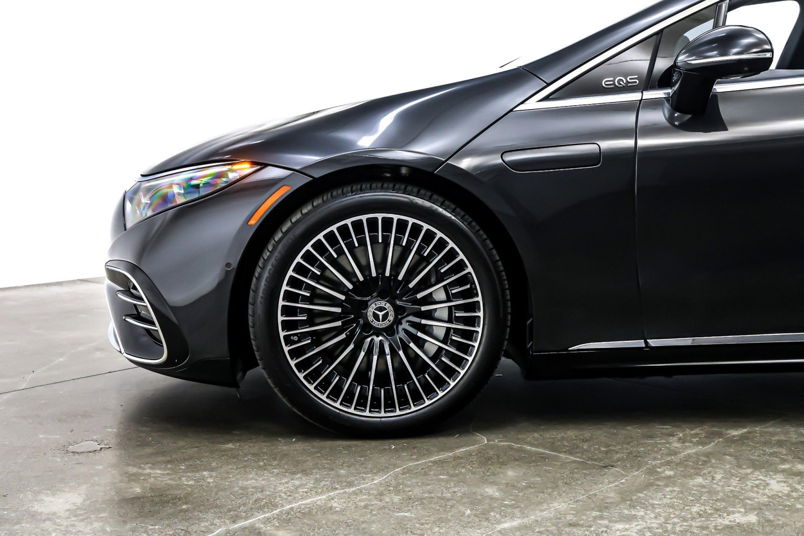 Certified 2022 Mercedes-Benz EQS 580 4MATIC Sedan image 11