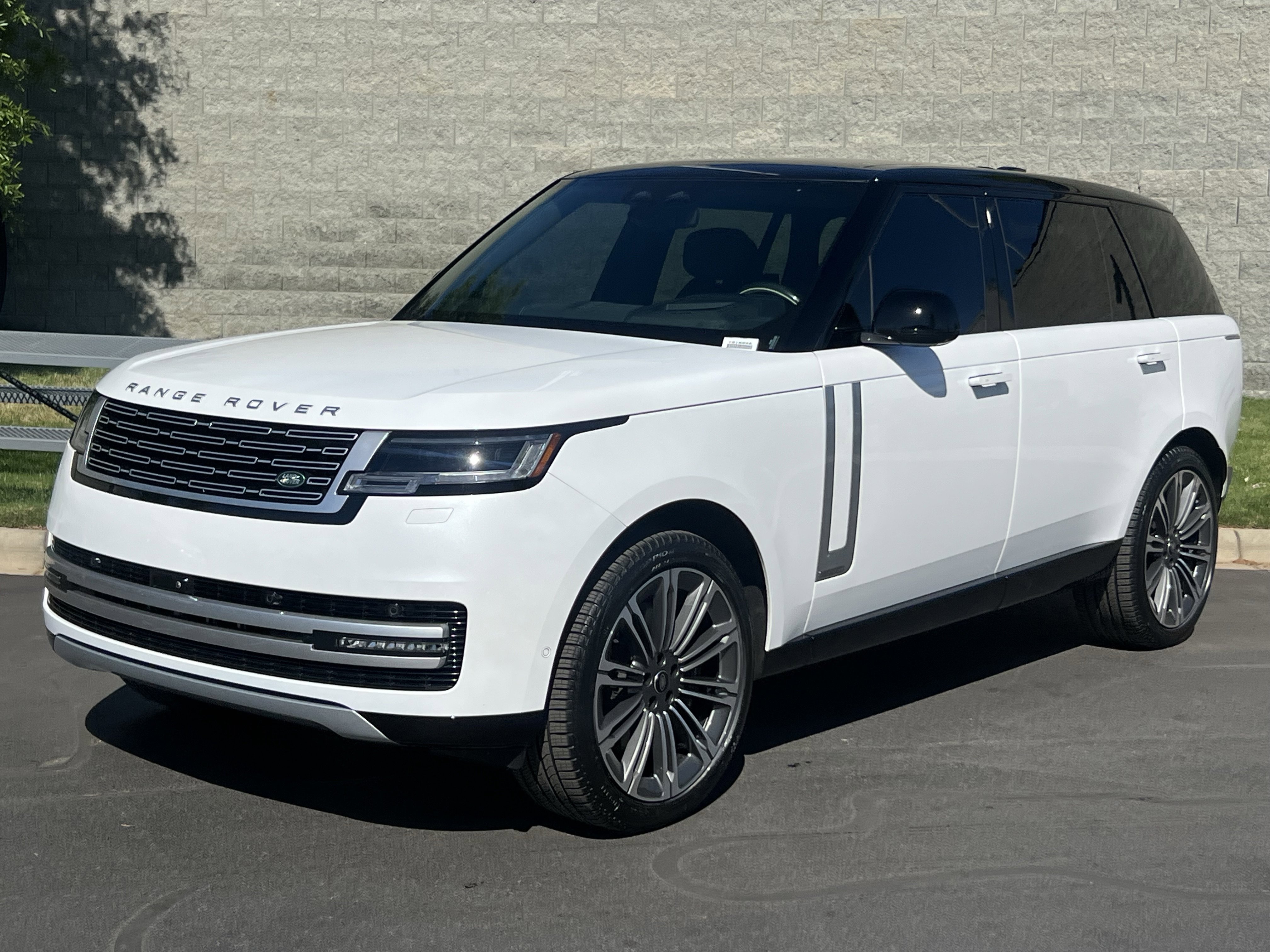 Certified 2024 Land Rover Range Rover Long Wheelbase Autobiography AWD/4WD image 2